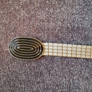Women's  Stretcheable belt 33-1/4 as is an stretches to beyond 50"